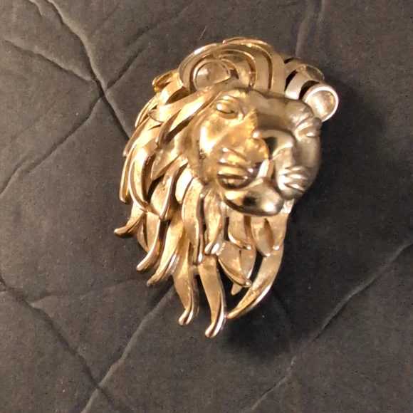 Vintage Crown Trifari Lion Brooch - Picture 1 of 4